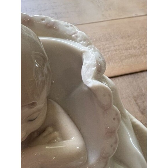 Lladro Figurine Comforting Dreams #6710 Used NOT PERFECT MISSING BIRD - Picture 3 of 14